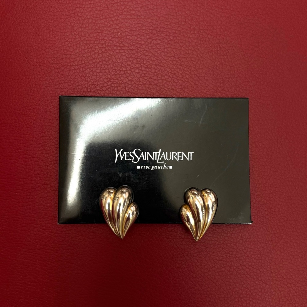 Vintage Monet 3D Heart Shell Earrings